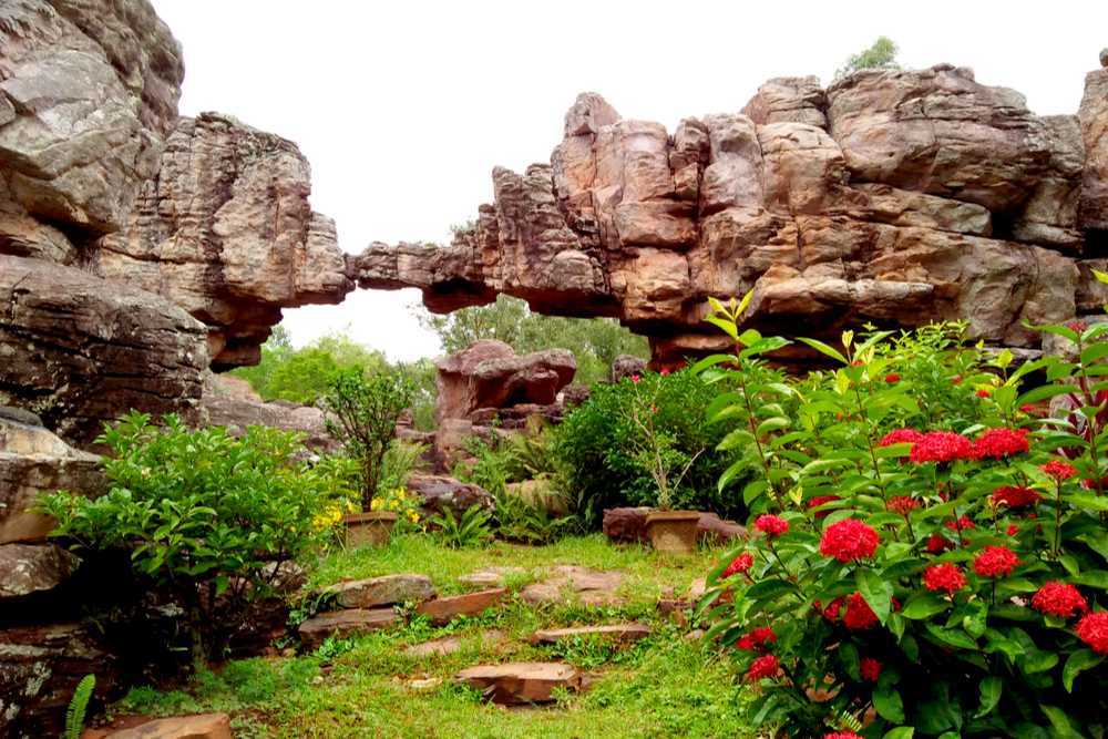 Natural Arch Wonder and Beautiful Place in Tirupati for Photoshoots